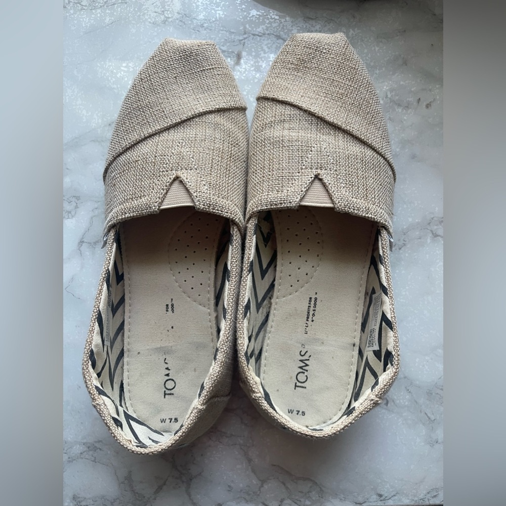 Toms